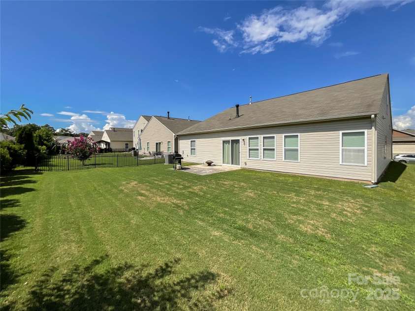 1500 Sunflower Field Place, Matthews, NC 28104.  MLS# CAR4281804, YatesRealty ID 29942. 