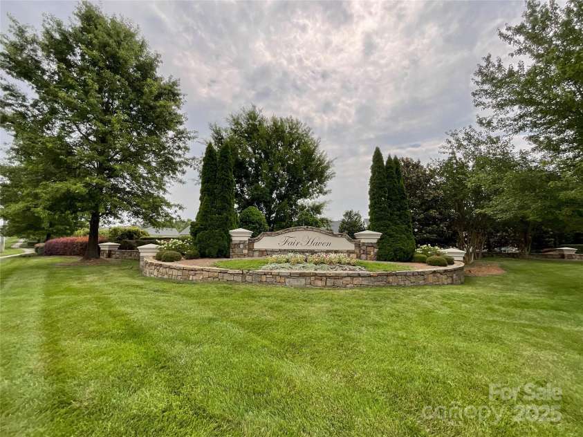 1500 Sunflower Field Place, Matthews, NC 28104.  MLS# CAR4281804, YatesRealty ID 29942. 