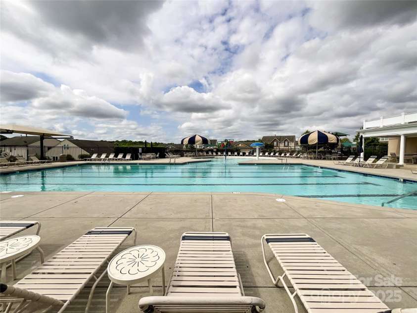 1500 Sunflower Field Place, Matthews, NC 28104.  MLS# CAR4281804, YatesRealty ID 29942. 