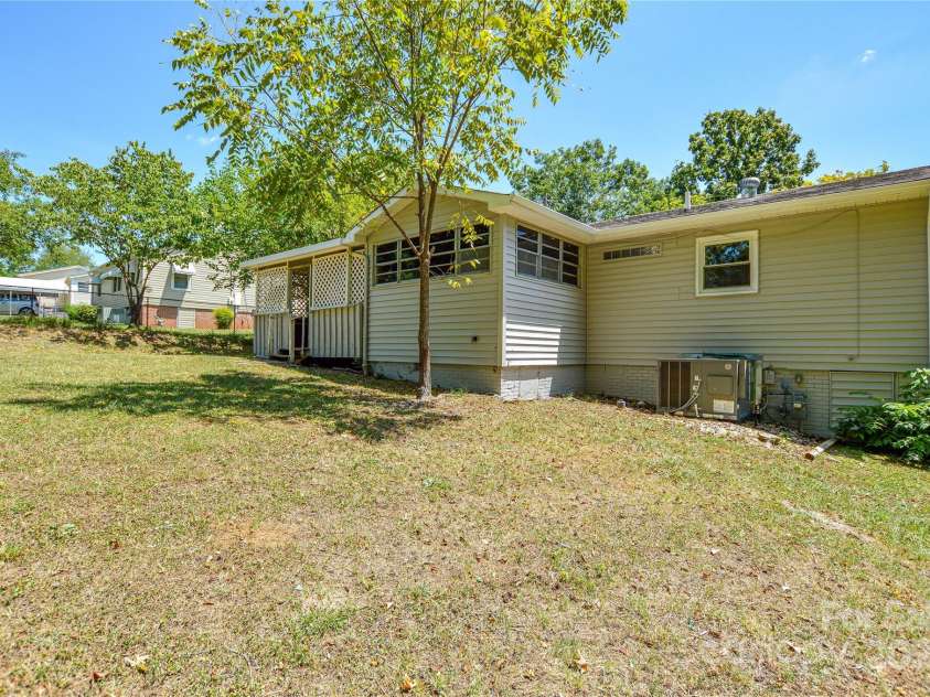 116 Brymer Road, Gastonia, NC 28056.  MLS# CAR4283903, YatesRealty ID 29943. 
