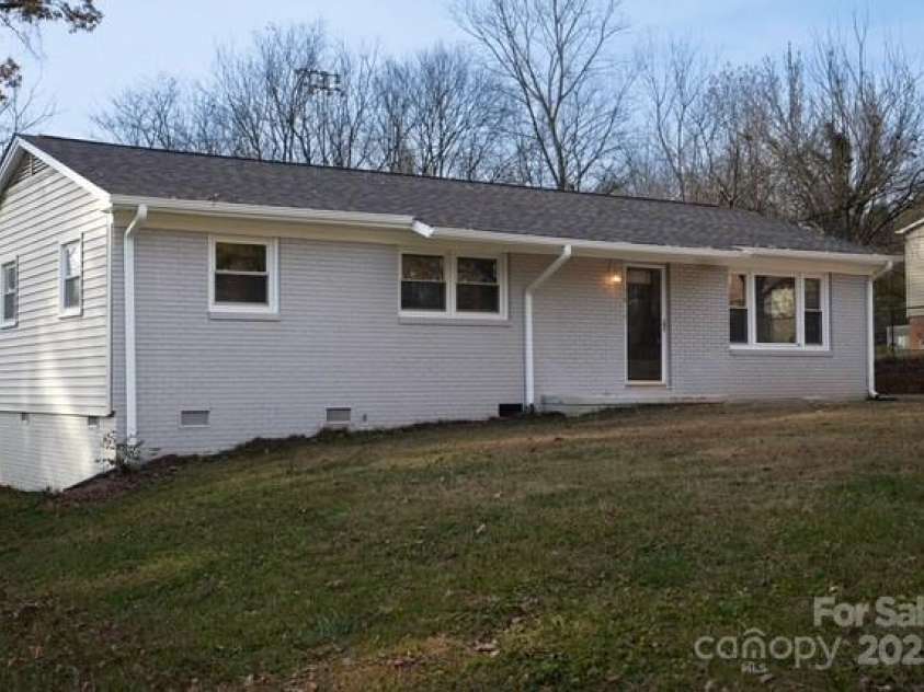 116 Brymer Road, Gastonia, NC 28056.  MLS# CAR4324466, YatesRealty ID 29943. 