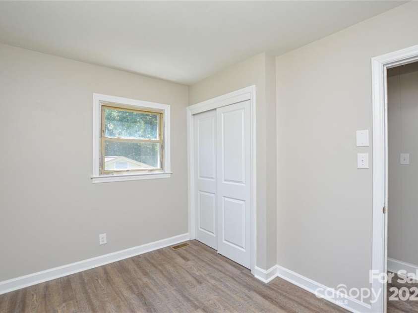 116 Brymer Road, Gastonia, NC 28056.  MLS# CAR4324466, YatesRealty ID 29943. 