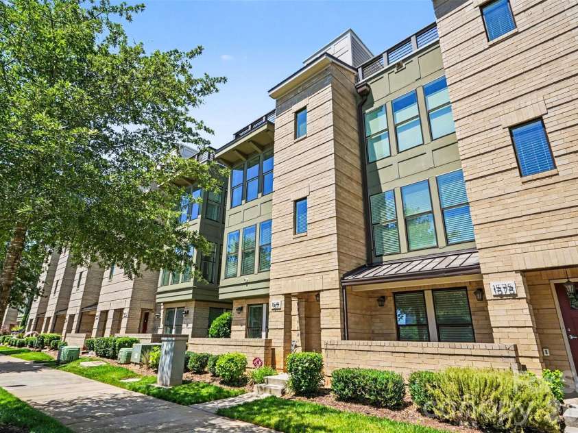 1571 Duckworth Avenue, Charlotte, NC 28208.  MLS# CAR4389981, YatesRealty ID 29943. 