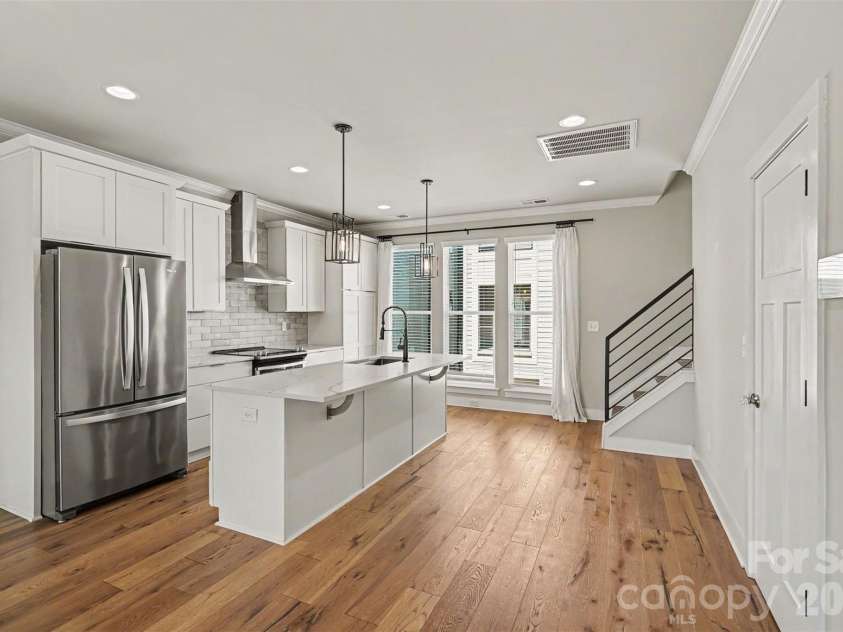 1571 Duckworth Avenue, Charlotte, NC 28208.  MLS# CAR4389981, YatesRealty ID 29943. 