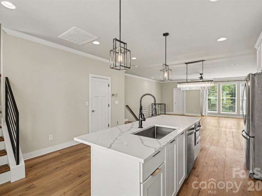 1571 Duckworth Avenue, Charlotte, NC 28208.  MLS# CAR4389981, YatesRealty ID 29943. 