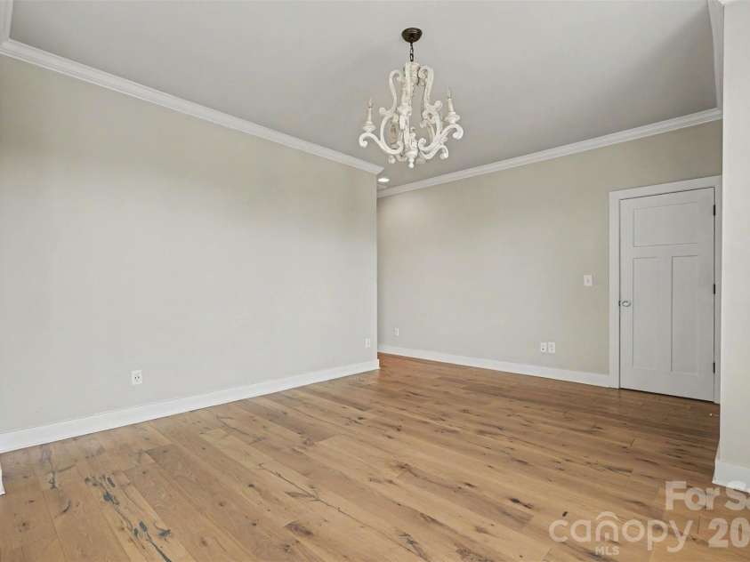 1571 Duckworth Avenue, Charlotte, NC 28208.  MLS# CAR4389981, YatesRealty ID 29943. 