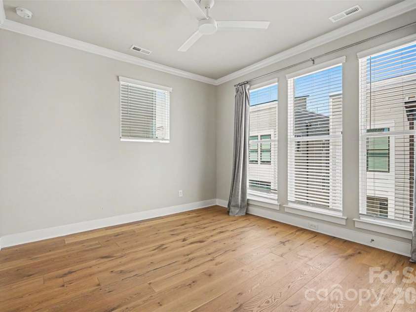 1571 Duckworth Avenue, Charlotte, NC 28208.  MLS# CAR4389981, YatesRealty ID 29943. 