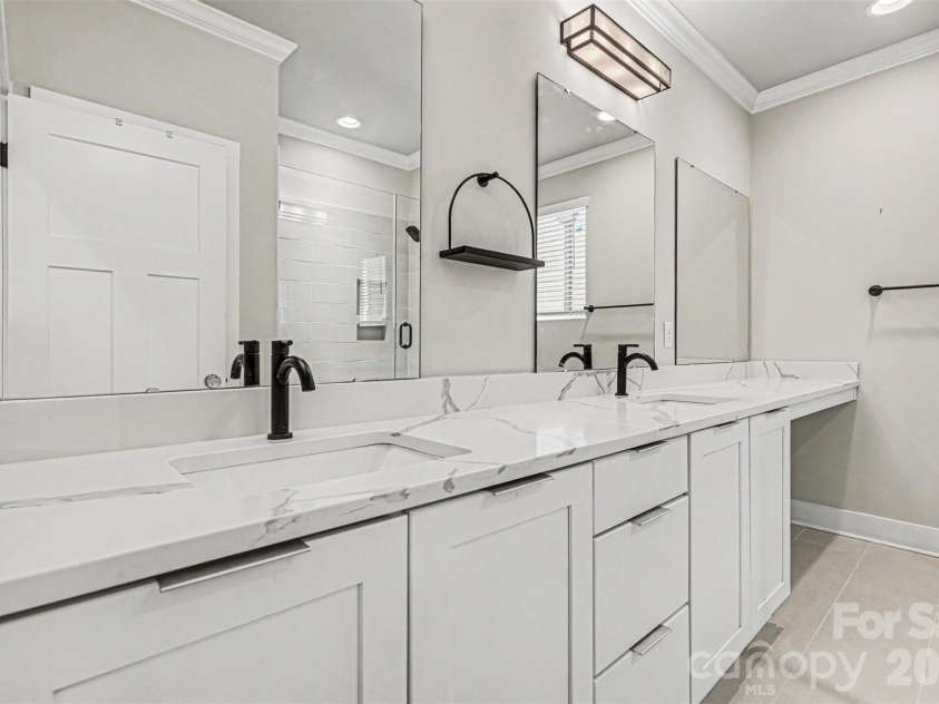 1571 Duckworth Avenue, Charlotte, NC 28208.  MLS# CAR4389981, YatesRealty ID 29943. 