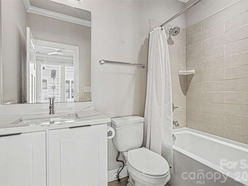 1571 Duckworth Avenue, Charlotte, NC 28208.  MLS# CAR4389981, YatesRealty ID 29943. 