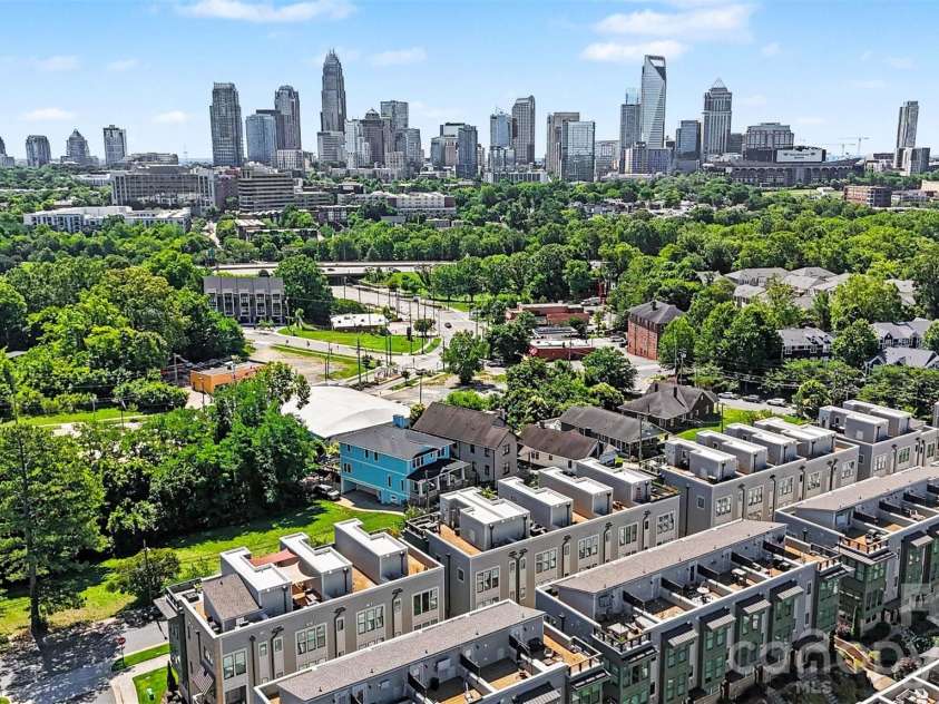 1571 Duckworth Avenue, Charlotte, NC 28208.  MLS# CAR4389981, YatesRealty ID 29943. 