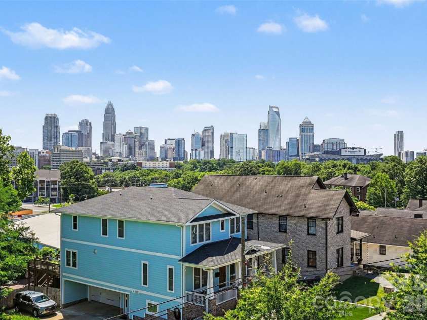 1571 Duckworth Avenue, Charlotte, NC 28208.  MLS# CAR4389981, YatesRealty ID 29943. 