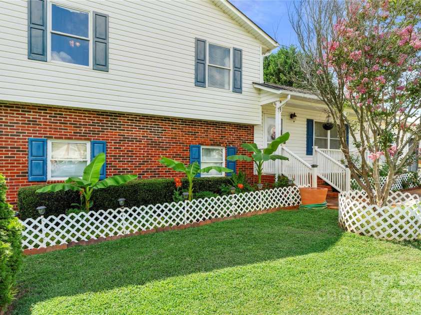 938 Lyndsey Brook Court, Lincolnton, NC 28092.  MLS# CAR4282551, YatesRealty ID 29945. 