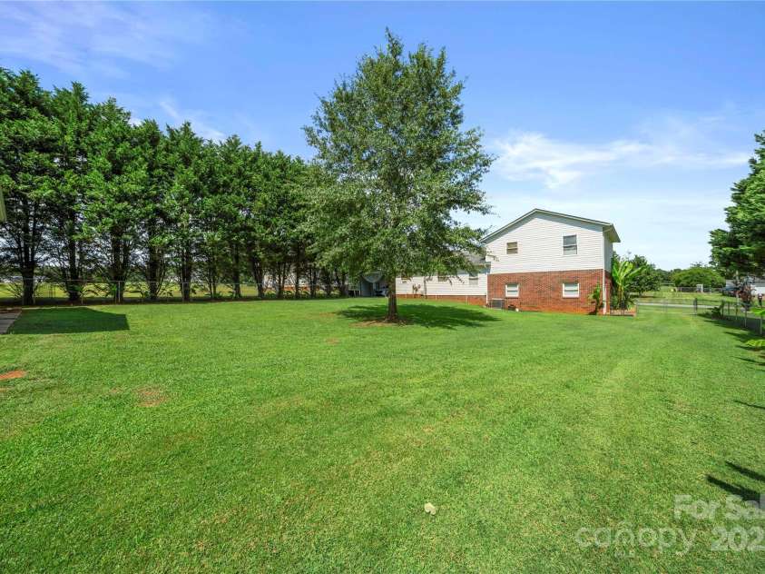 938 Lyndsey Brook Court, Lincolnton, NC 28092.  MLS# CAR4282551, YatesRealty ID 29945. 