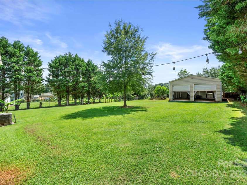 938 Lyndsey Brook Court, Lincolnton, NC 28092.  MLS# CAR4282551, YatesRealty ID 29945. 
