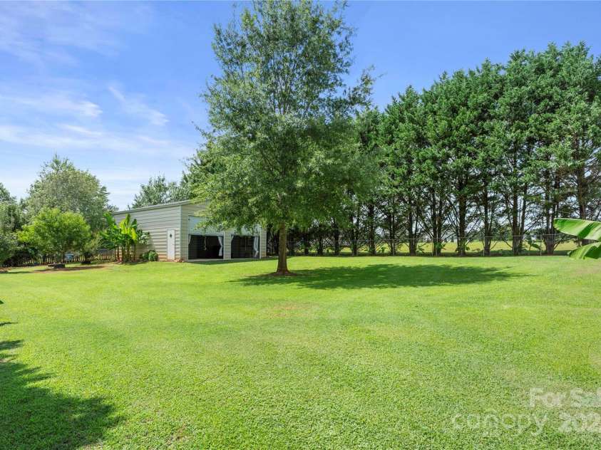 938 Lyndsey Brook Court, Lincolnton, NC 28092.  MLS# CAR4282551, YatesRealty ID 29945. 