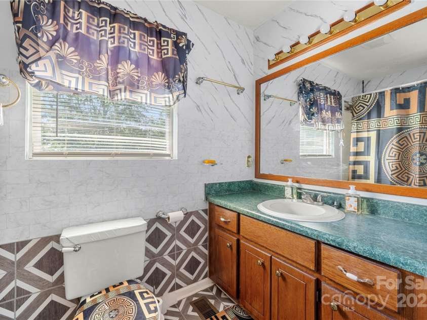 938 Lyndsey Brook Court, Lincolnton, NC 28092.  MLS# CAR4282551, YatesRealty ID 29945. 