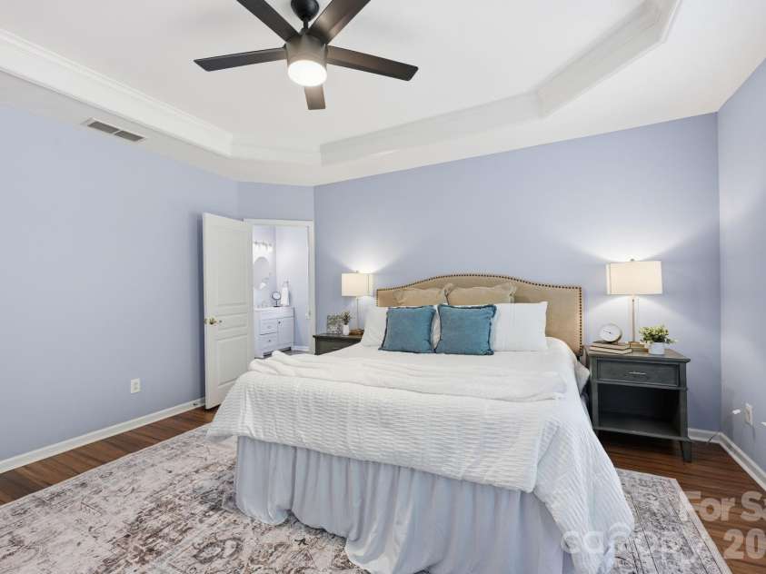 9420 Kestral Ridge Drive, Charlotte, NC 28269.  MLS# CAR4392710, YatesRealty ID 29945. Primary on Main