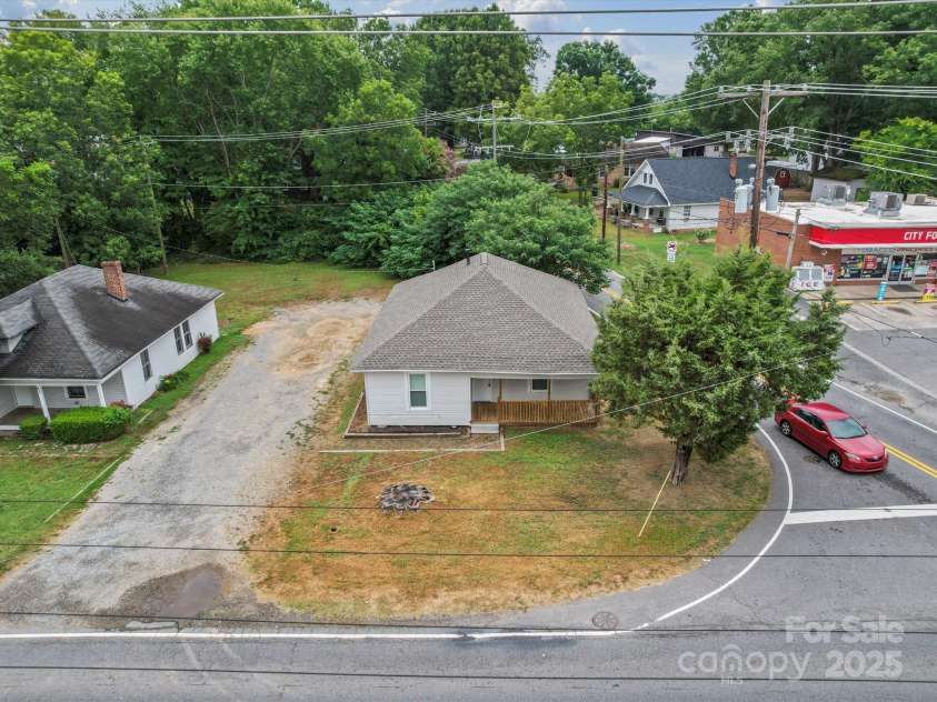 863 Old Charlotte Road, Concord, NC 28027.  MLS# CAR4272024, YatesRealty ID 29946. 863 Old Charlotte