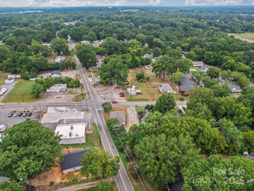 863 Old Charlotte Road, Concord, NC 28027.  MLS# CAR4272024, YatesRealty ID 29946. 863 Old Charlotte