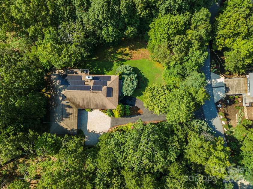 4 Galax Lane, Black Mountain, NC 28711.  MLS# CAR4286030, YatesRealty ID 29947. 4 Galax Lane, Black Mountain