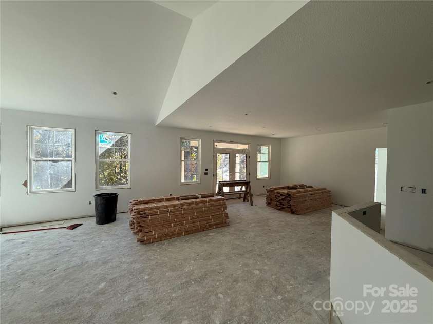 634 Hollybrook Drive, Flat Rock, NC 28731.  MLS# CAR4284666, YatesRealty ID 29949. 