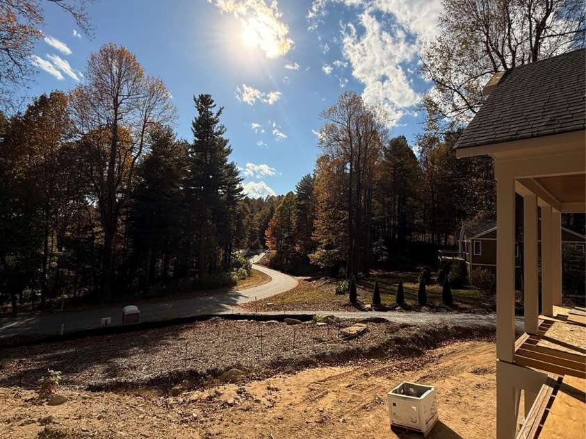 634 Hollybrook Drive, Flat Rock, NC 28731.  MLS# CAR4284666, YatesRealty ID 29949. 