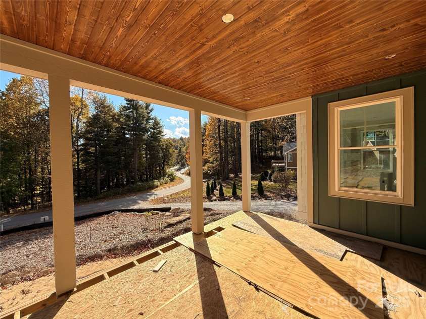 634 Hollybrook Drive, Flat Rock, NC 28731.  MLS# CAR4284666, YatesRealty ID 29949. 