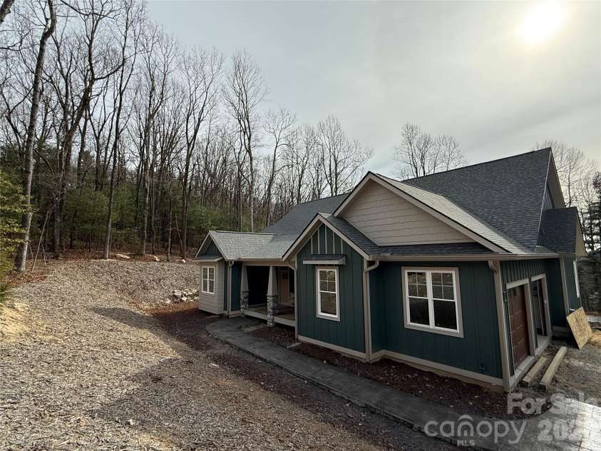 634 Hollybrook Drive, Flat Rock, NC 28731.  MLS# CAR4284666, YatesRealty ID 29949. 