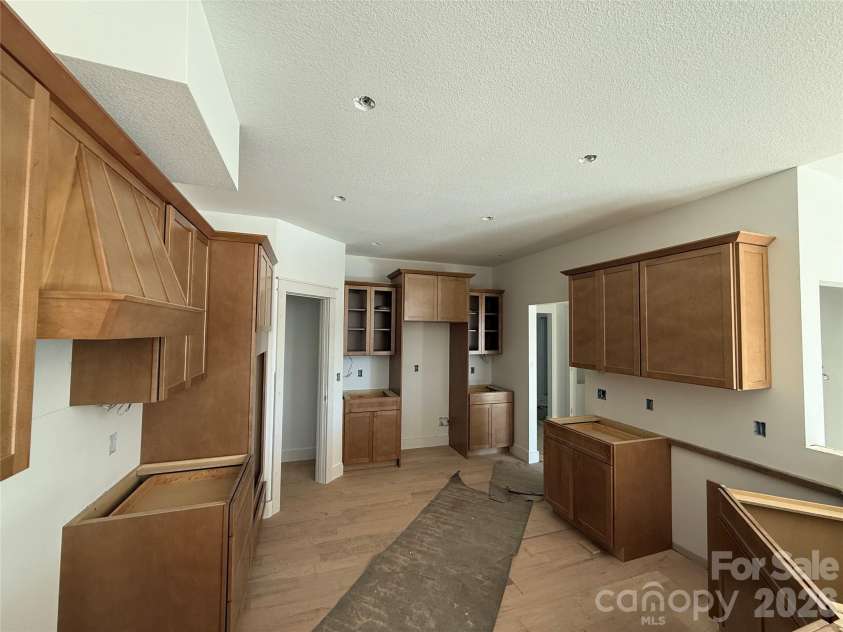 634 Hollybrook Drive, Flat Rock, NC 28731.  MLS# CAR4284666, YatesRealty ID 29949. 