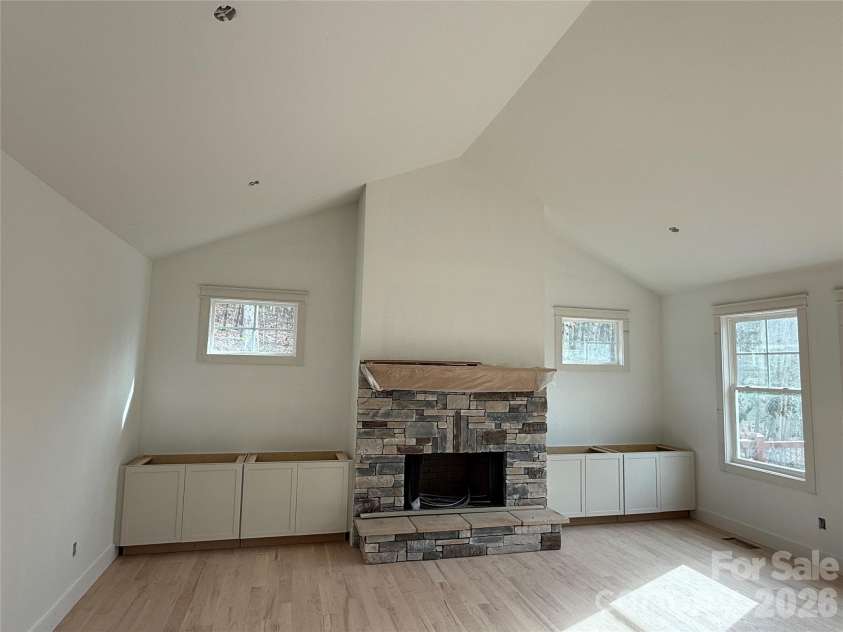 634 Hollybrook Drive, Flat Rock, NC 28731.  MLS# CAR4284666, YatesRealty ID 29949. 