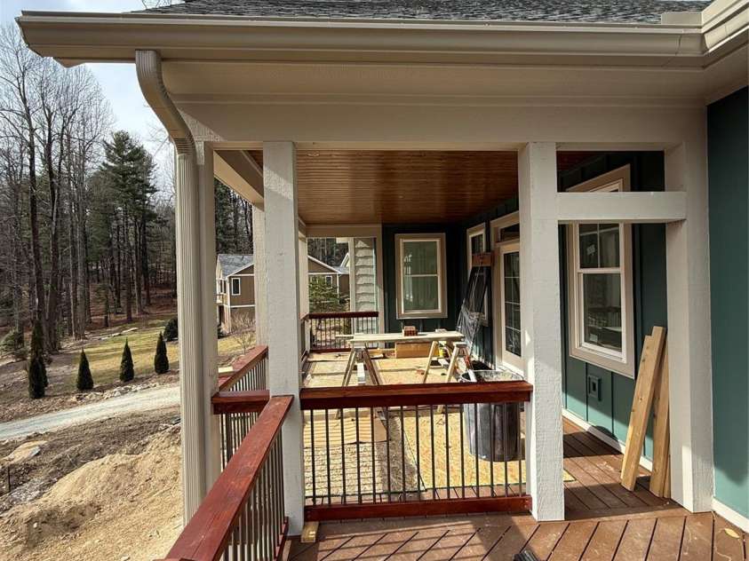 634 Hollybrook Drive, Flat Rock, NC 28731.  MLS# CAR4284666, YatesRealty ID 29949. 