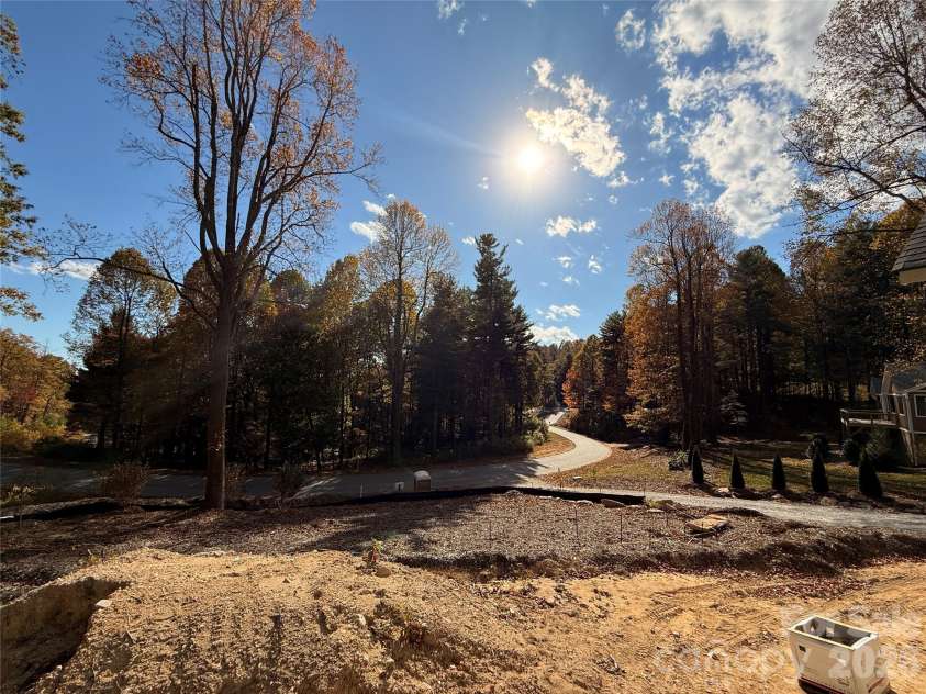 634 Hollybrook Drive, Flat Rock, NC 28731.  MLS# CAR4284666, YatesRealty ID 29949. 