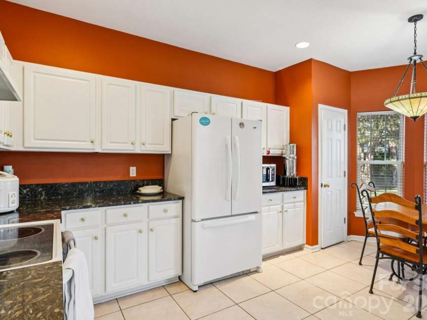 9533 Autumn Applause Drive, Charlotte, NC 28277.  MLS# CAR4350814, YatesRealty ID 29949. 
