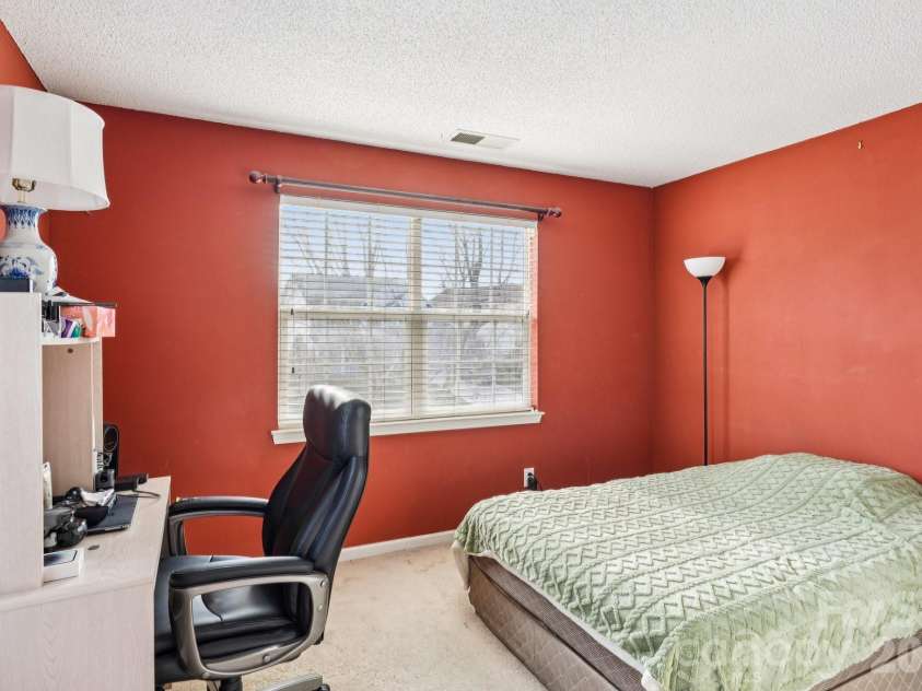 9533 Autumn Applause Drive, Charlotte, NC 28277.  MLS# CAR4350814, YatesRealty ID 29949. 