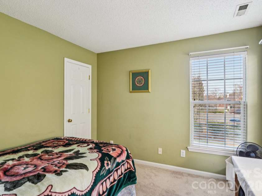 9533 Autumn Applause Drive, Charlotte, NC 28277.  MLS# CAR4350814, YatesRealty ID 29949. 