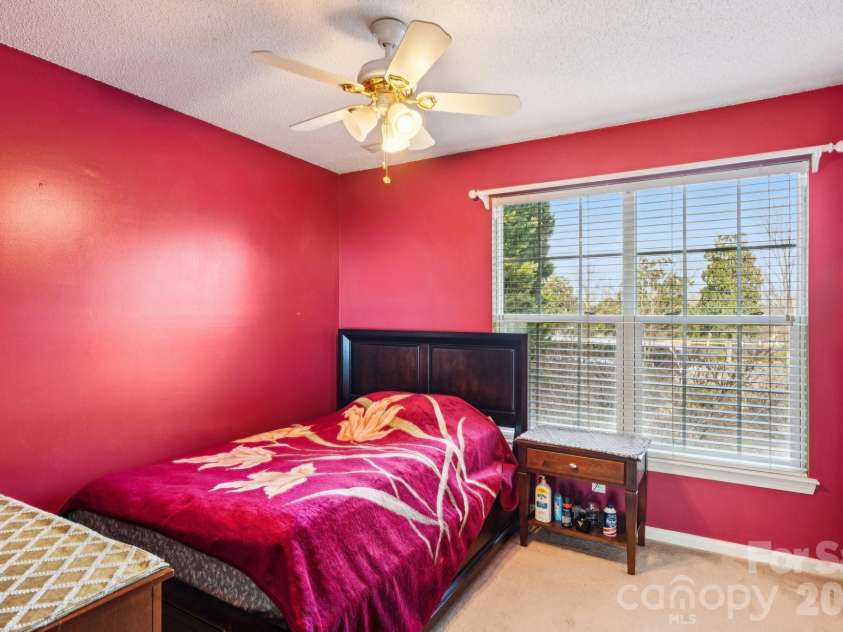 9533 Autumn Applause Drive, Charlotte, NC 28277.  MLS# CAR4350814, YatesRealty ID 29949. 