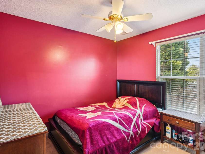 9533 Autumn Applause Drive, Charlotte, NC 28277.  MLS# CAR4350814, YatesRealty ID 29949. 