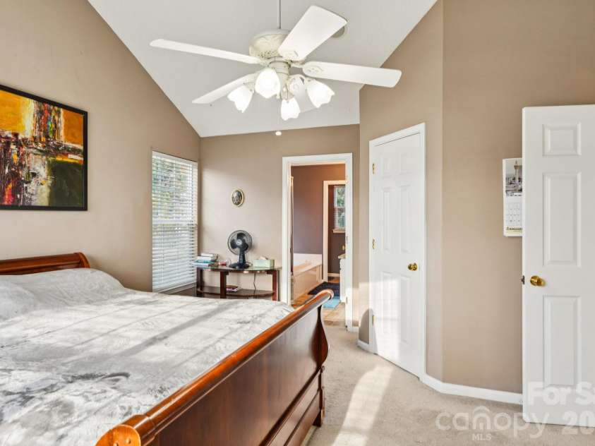 9533 Autumn Applause Drive, Charlotte, NC 28277.  MLS# CAR4350814, YatesRealty ID 29949. 