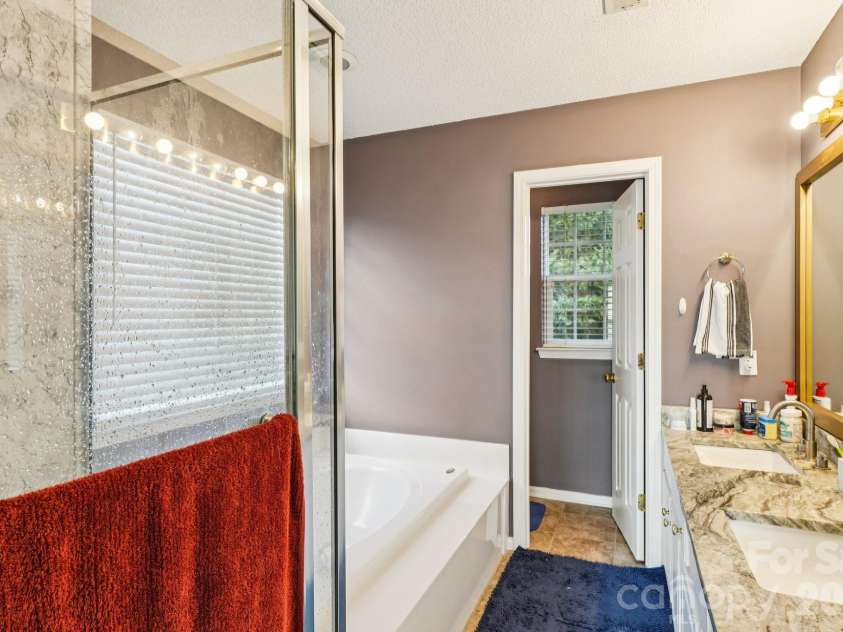 9533 Autumn Applause Drive, Charlotte, NC 28277.  MLS# CAR4350814, YatesRealty ID 29949. 