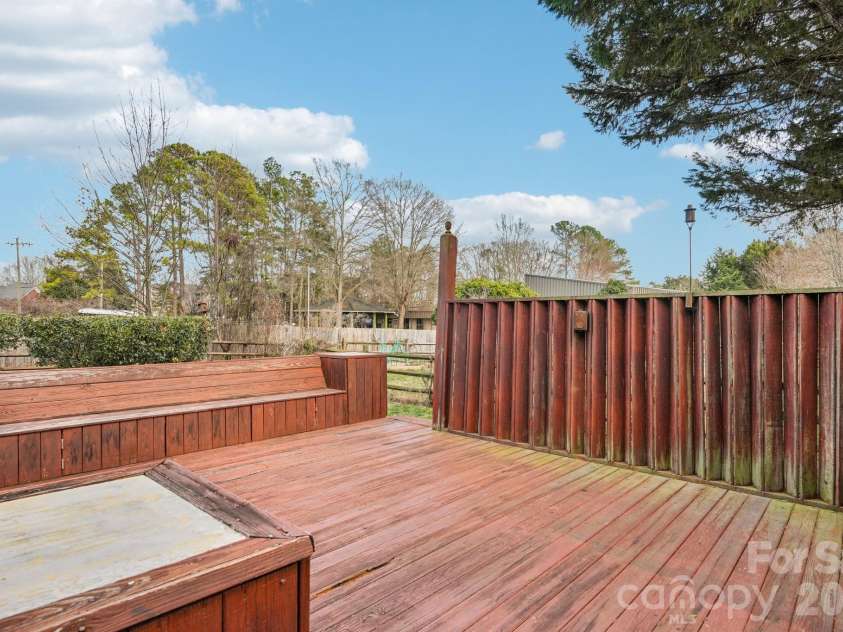 9533 Autumn Applause Drive, Charlotte, NC 28277.  MLS# CAR4350814, YatesRealty ID 29949. 