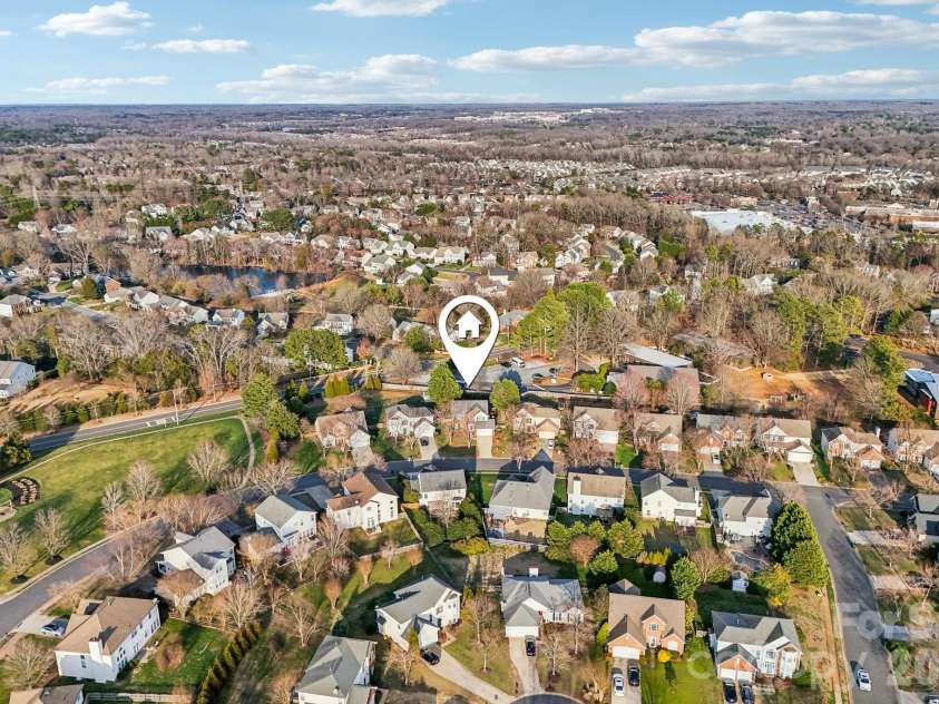 9533 Autumn Applause Drive, Charlotte, NC 28277.  MLS# CAR4350814, YatesRealty ID 29949. 