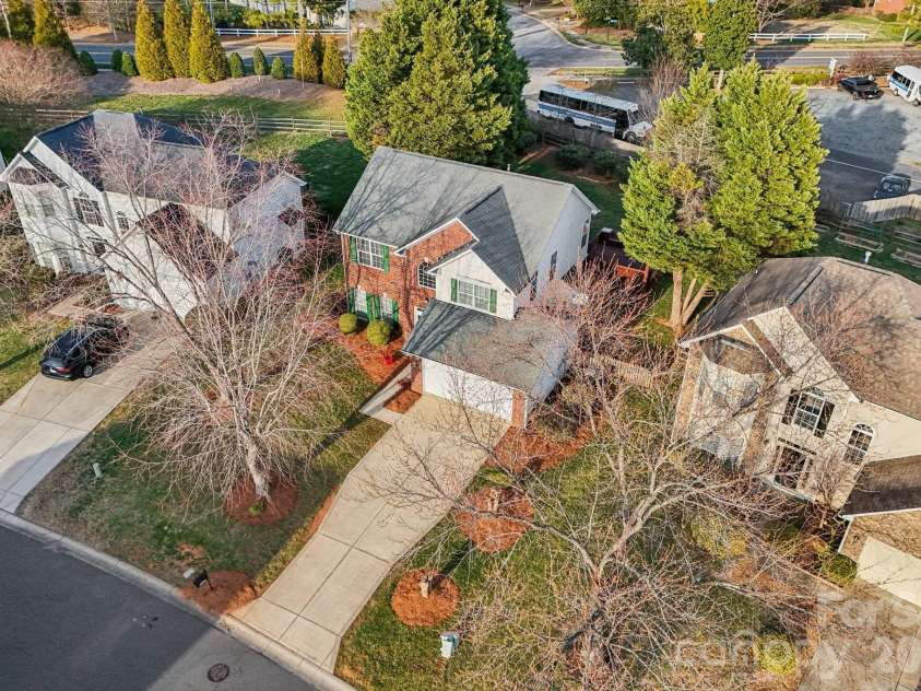 9533 Autumn Applause Drive, Charlotte, NC 28277.  MLS# CAR4350814, YatesRealty ID 29949. 
