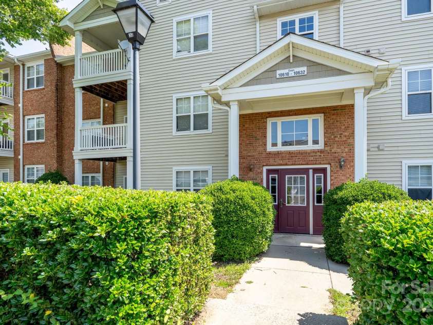 10614 Hill Point Court, Charlotte, NC 28262.  MLS# CAR4273711, YatesRealty ID 29950. 