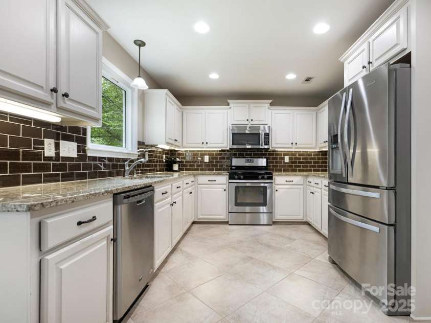 12039 Mallard Ridge Drive, Charlotte, NC 28269.  MLS# CAR4284679, YatesRealty ID 29952. 