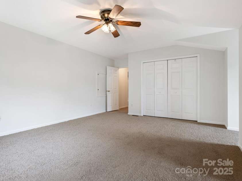 12039 Mallard Ridge Drive, Charlotte, NC 28269.  MLS# CAR4284679, YatesRealty ID 29952. 