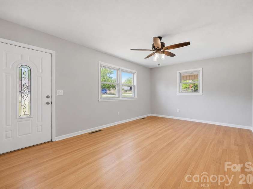 1910 26th Street, Hickory, NC 28601.  MLS# CAR4375459, YatesRealty ID 29953. Living Room