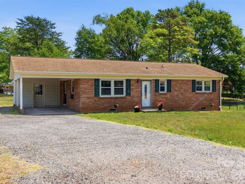1910 26th Street, Hickory, NC 28601.  MLS# CAR4375459, YatesRealty ID 29953. Welcome Home!