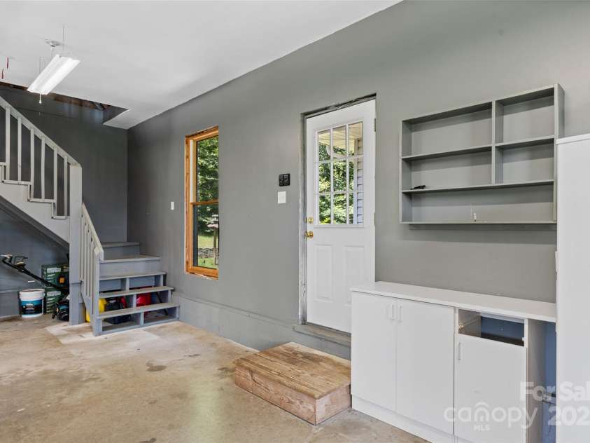 34 Anderson Road, Weaverville, NC 28787.  MLS# CAR4285652, YatesRealty ID 29953. 