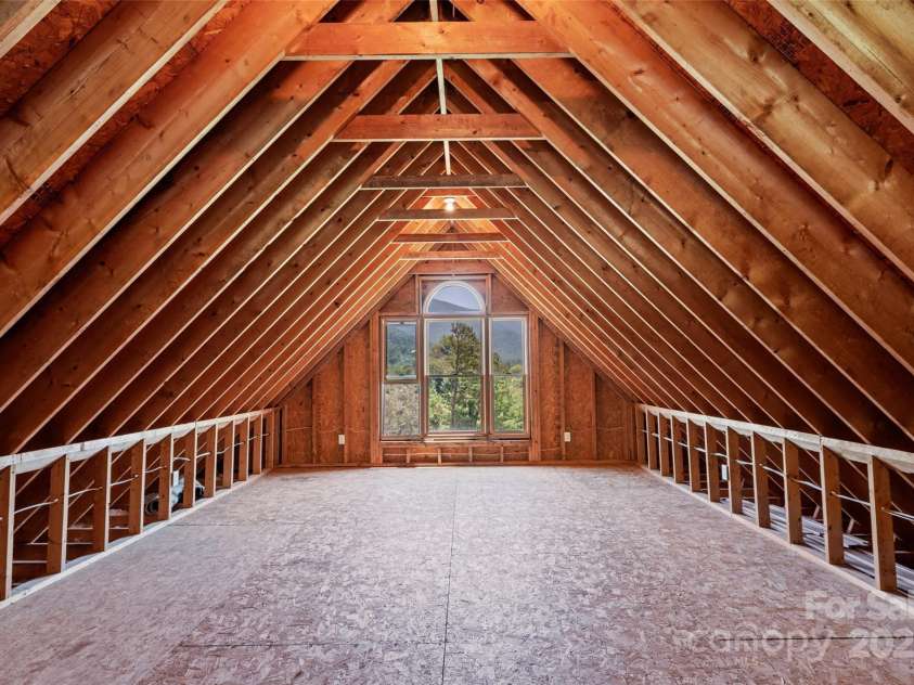 34 Anderson Road, Weaverville, NC 28787.  MLS# CAR4285652, YatesRealty ID 29953. 