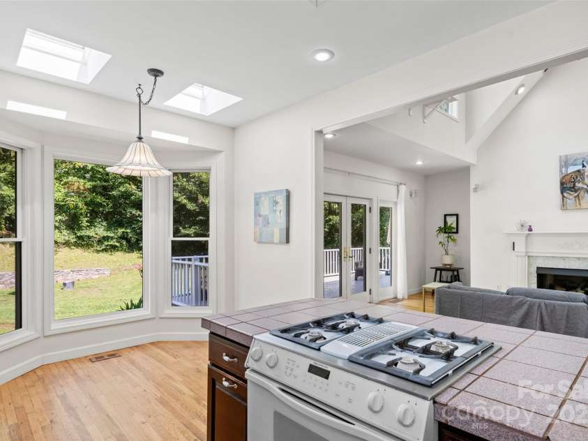 34 Anderson Road, Weaverville, NC 28787.  MLS# CAR4285652, YatesRealty ID 29953. 